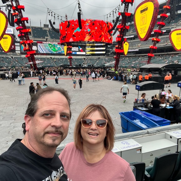 🌈 Meet Your Posher🌈 - Picture 6 of 16